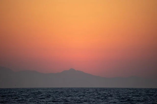 带嗌红的网名昵称