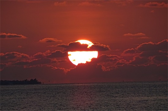 6个字诗意游戏名字_瞳孔浮华怜伤