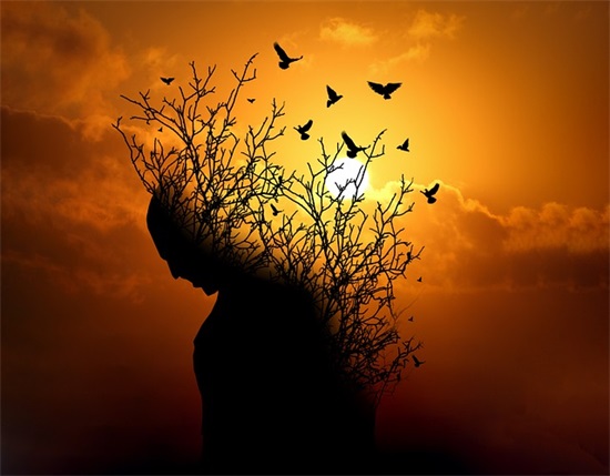 结婚十年心累的说说