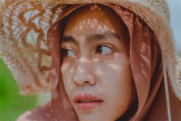 比较阳光的情侣微信昵称(精选67个)