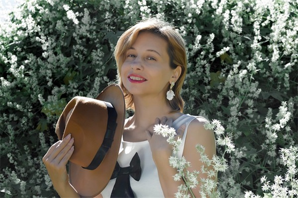 把薄荷糖放进可乐中，会猛烈冒泡。这是发生了什么化学反应