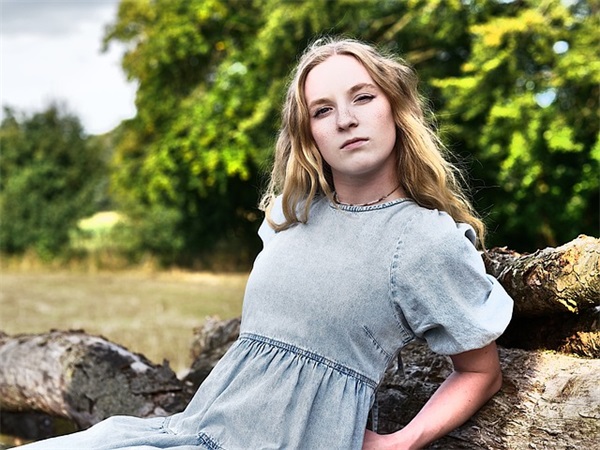 奔驰m级越野车广告 那个按钮是什么